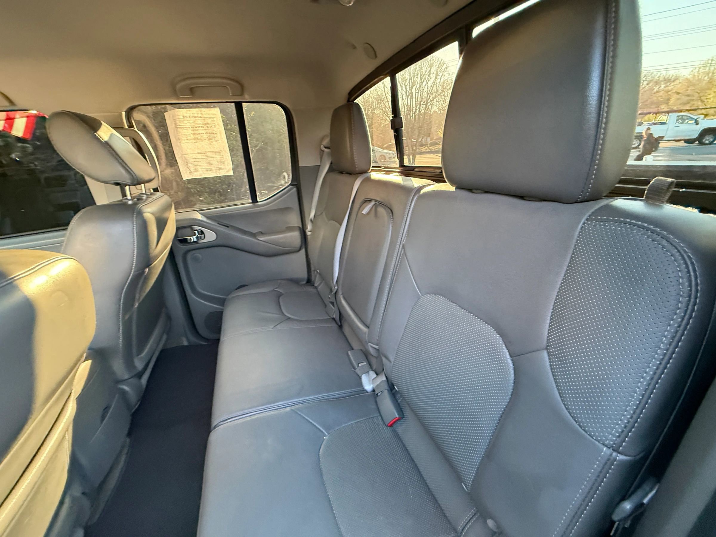 Used 2014 Nissan Frontier SL image 60