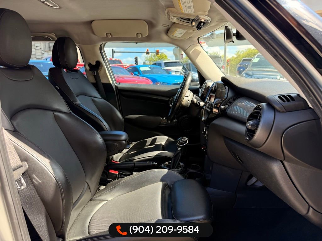 Used 2015 MINI Cooper 4-Door Hardtop image 29