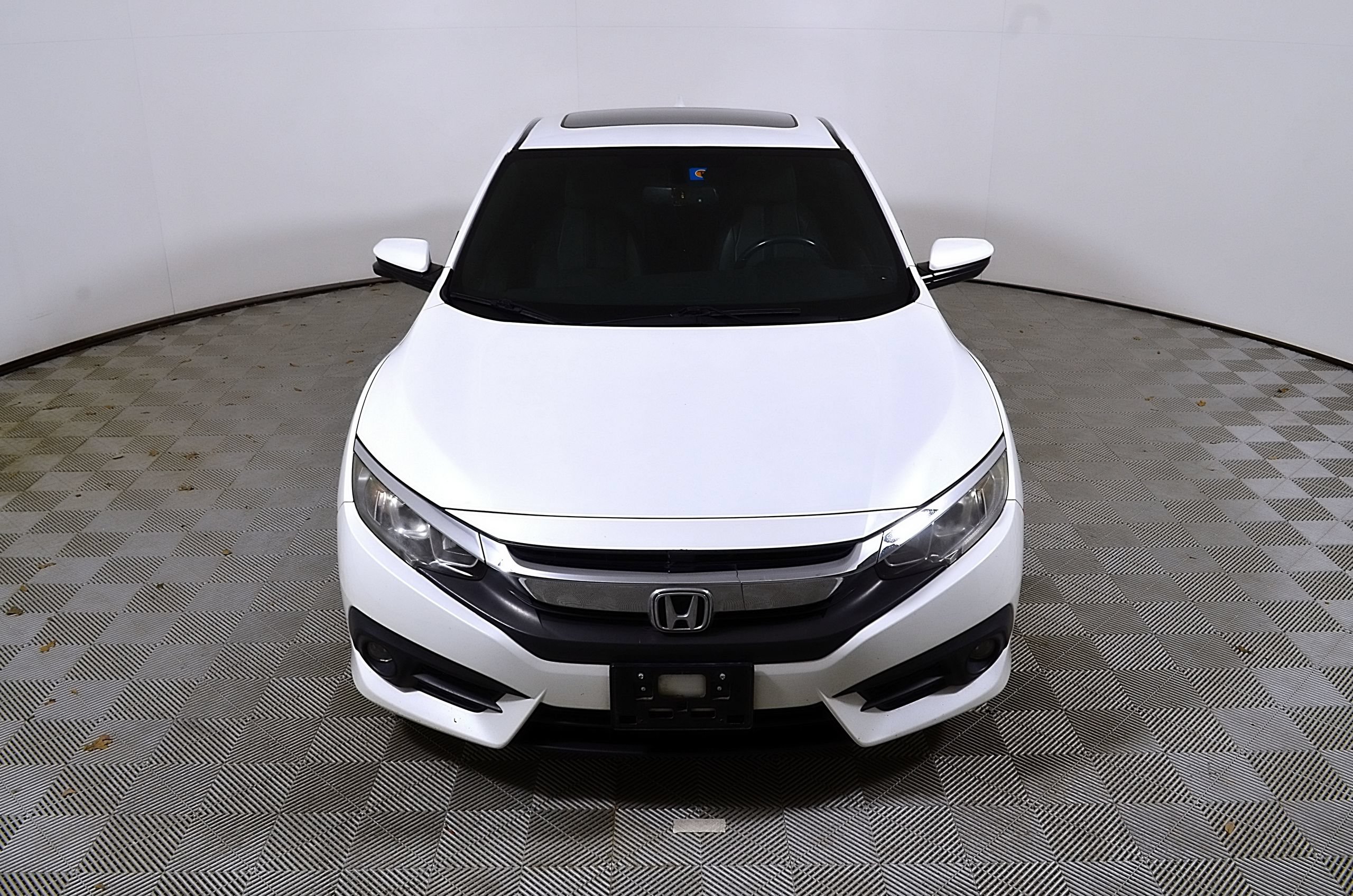 Used 2018 Honda Civic EX-L image 4