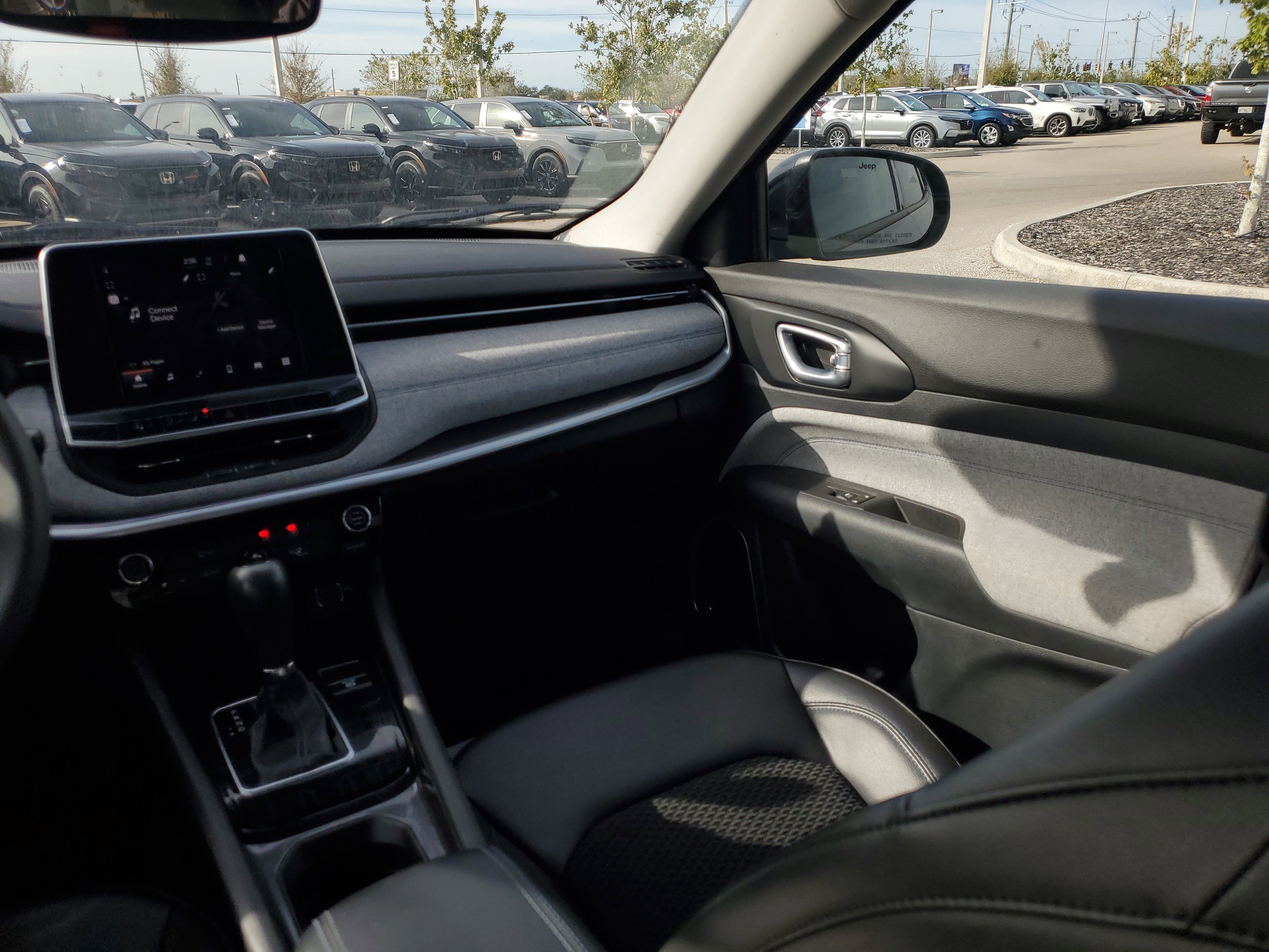 Used 2022 Jeep Compass Latitude w/ Sun and Sound Group image 21