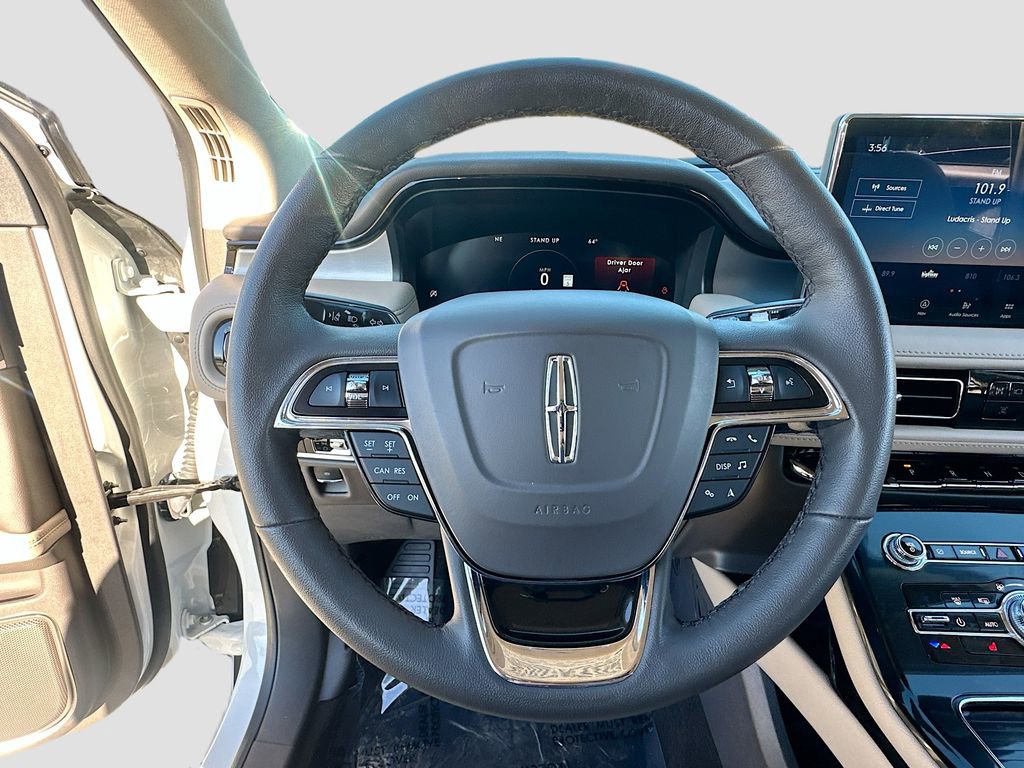 Used 2023 Lincoln Nautilus FWD w/ Premium Package image 11
