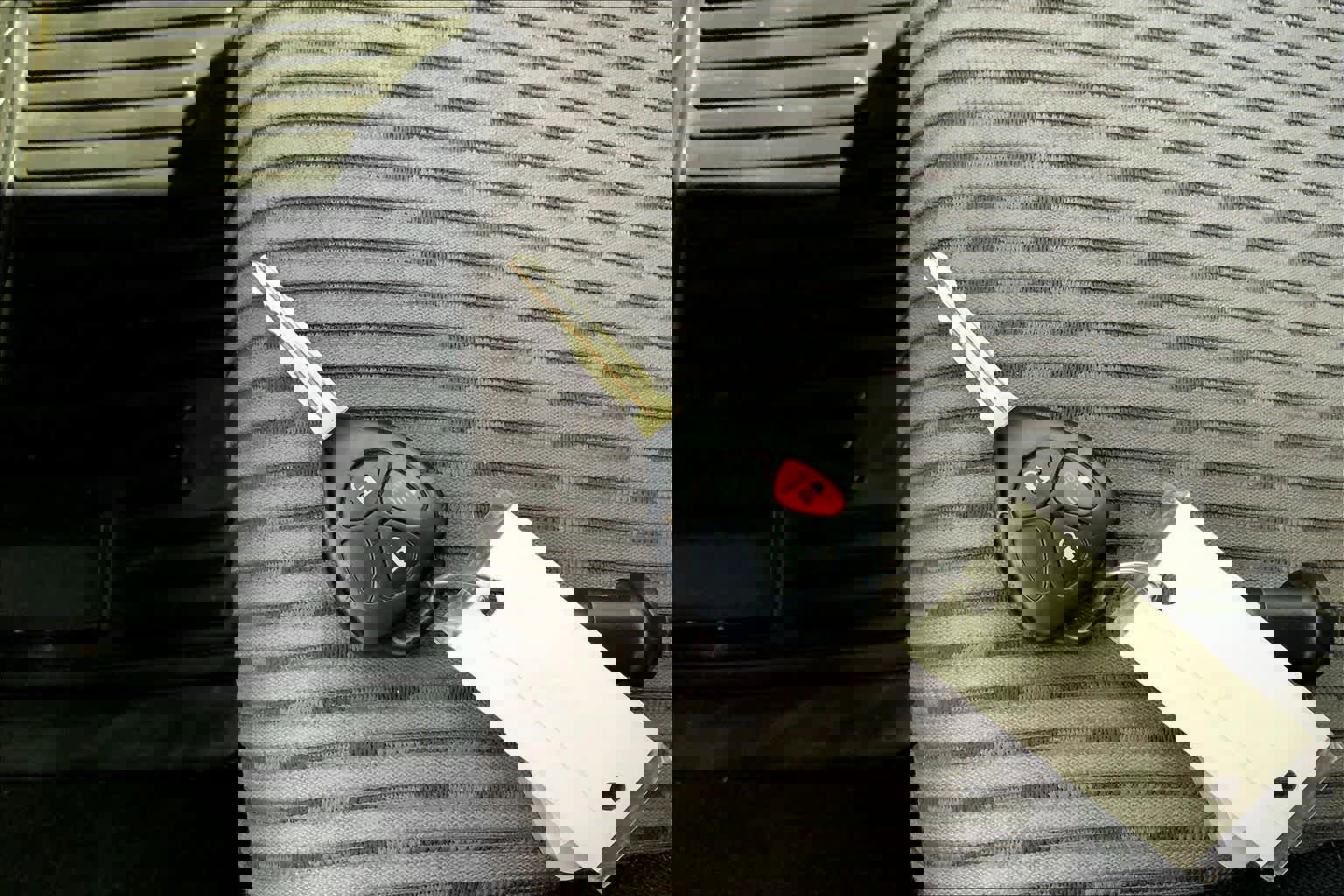 Used 2015 Toyota 4Runner SR5 AWD/4WD image 14