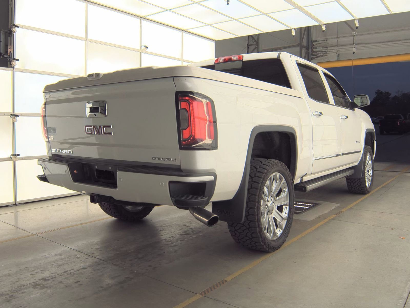 Used 2018 GMC Sierra 1500 Denali w/ Denali Ultimate Package image 4