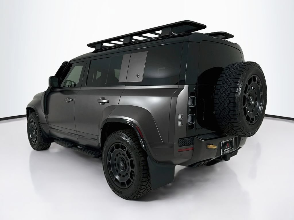 Used 2025 Land Rover Defender 110 AWD/4WD image 3