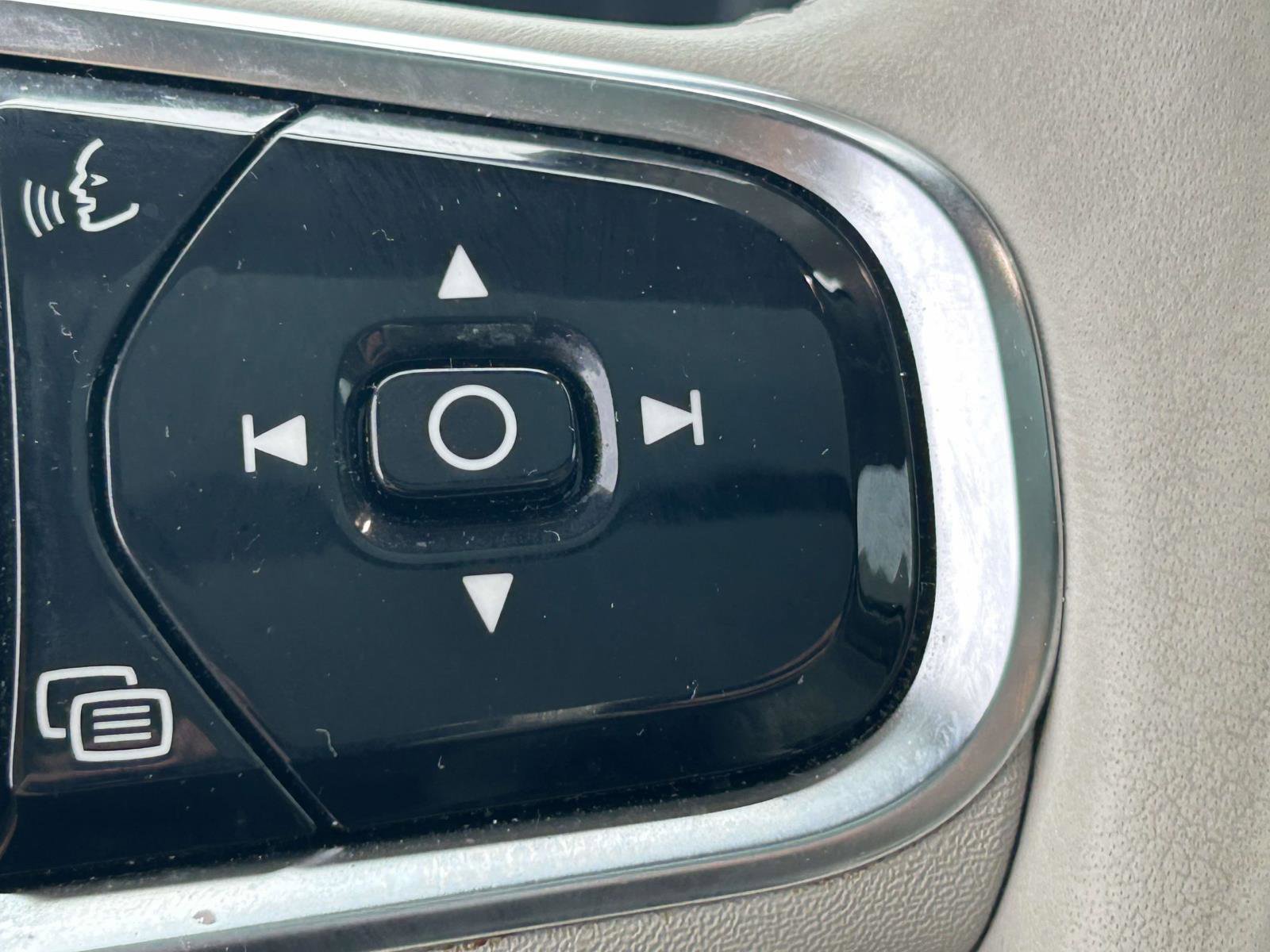 Certified 2024 Volvo XC60 B5 Plus w/ Climate Package image 25