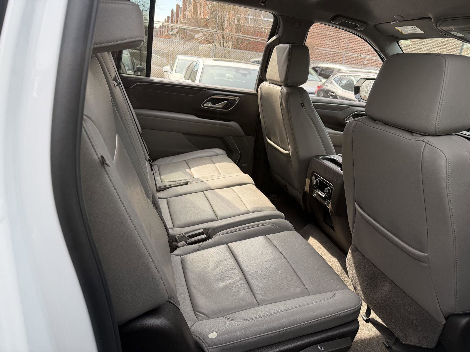 Used 2024 Chevrolet Suburban LT image 22