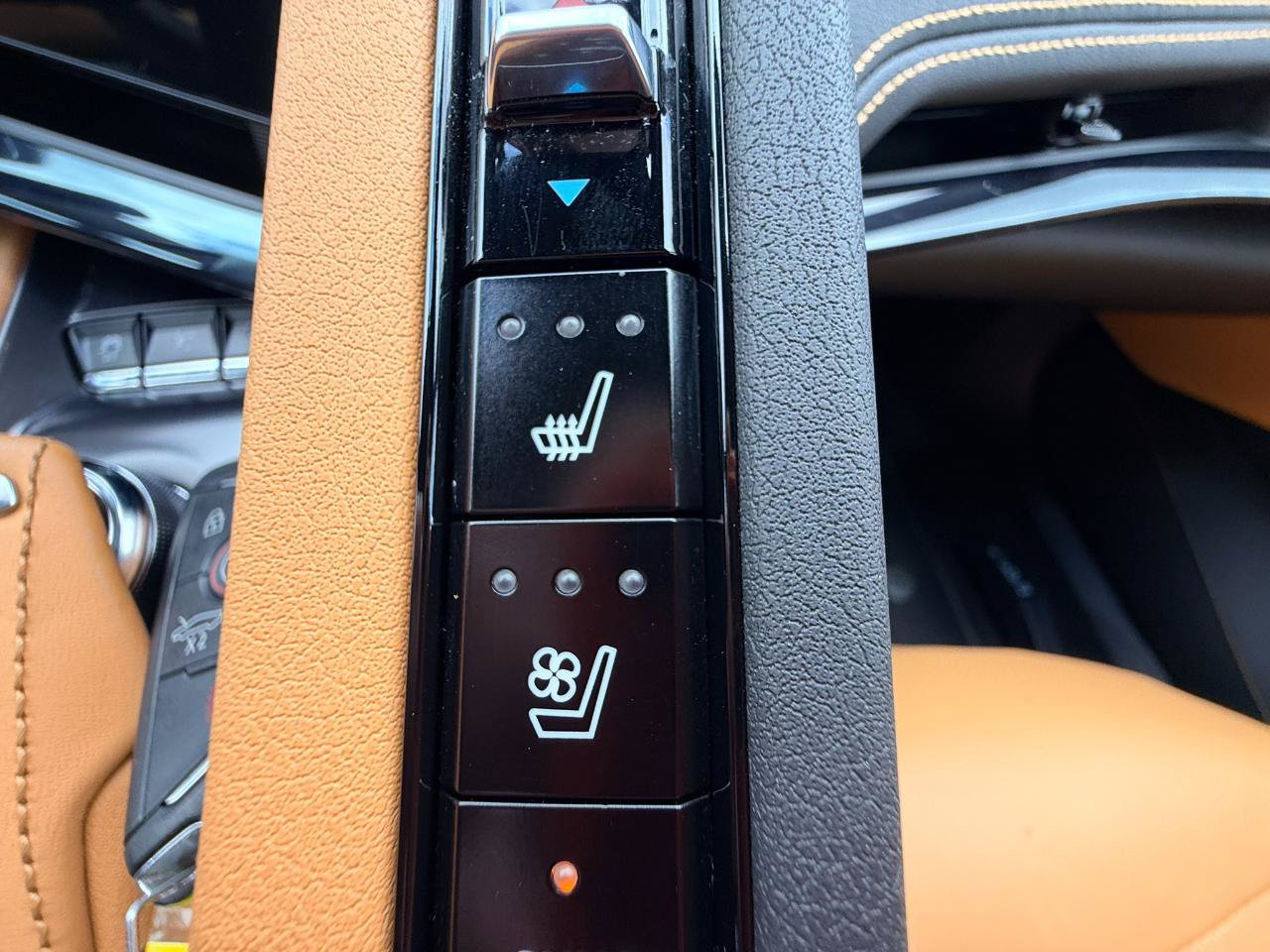 Used 2025 Chevrolet Corvette Stingray Preferred Cpe w/ Stealth Interior Trim Package RWD image 26