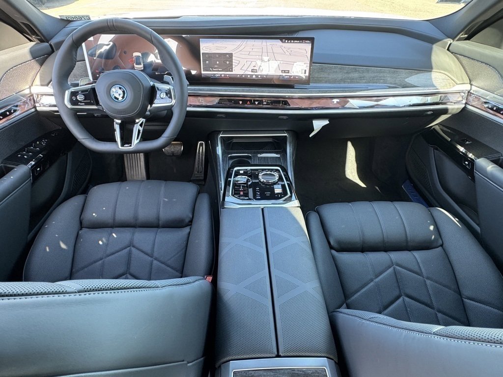 New 2026 BMW 750e xDrive w/ Premium Package image 28