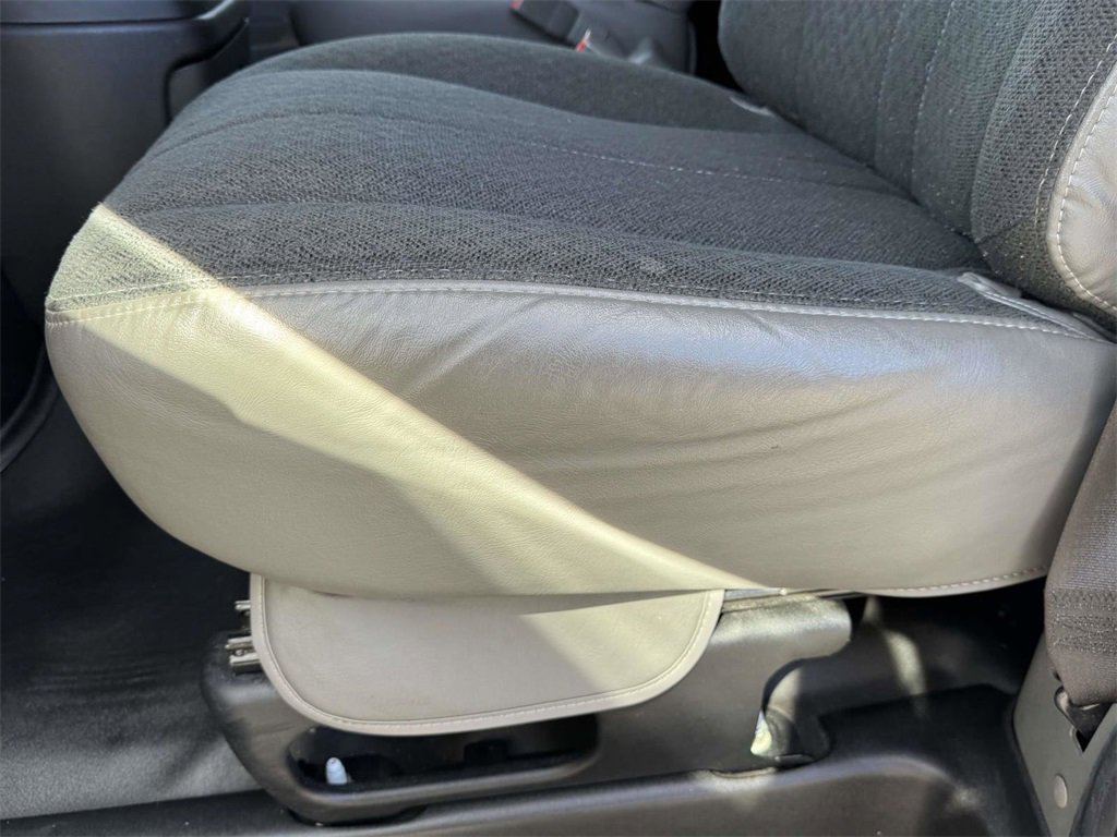 Used 2024 GMC Savana 2500 Work Van w/ Driver Convenience Package image 18