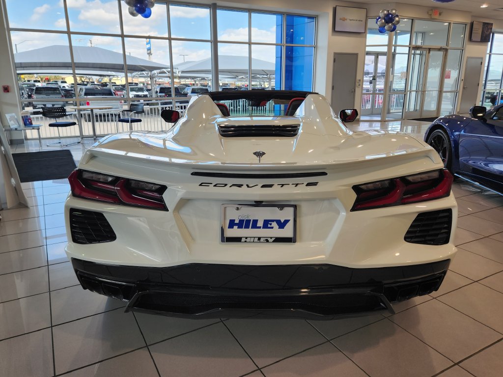 New 2027 Chevrolet Corvette Stingray Convertible w/ Battery Protection Package RWD image 3