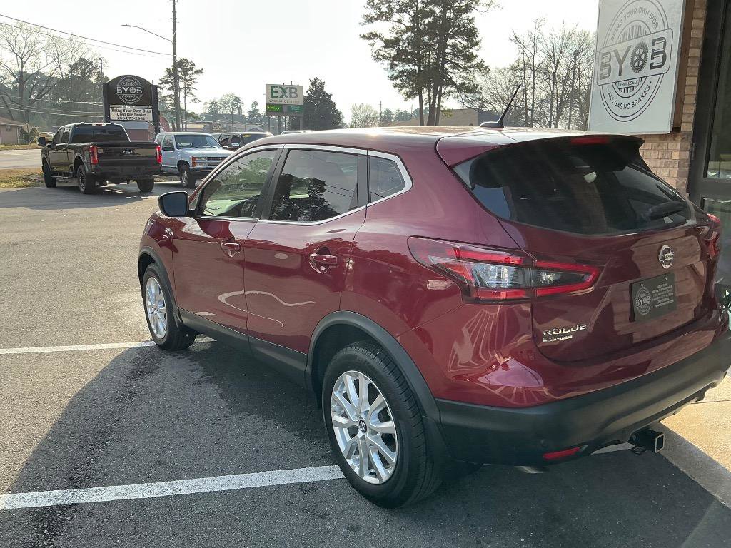Used 2021 Nissan Rogue Sport S image 3