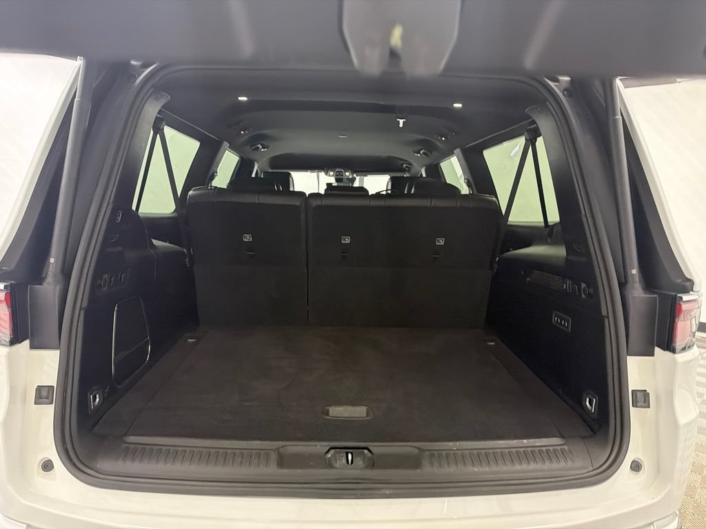 Used 2024 Jeep Wagoneer L Series II w/ Flexible Seating Group RWD image 20