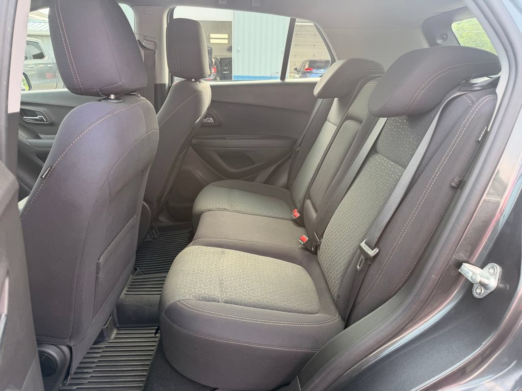 Used 2020 Chevrolet Trax LS FWD image 13