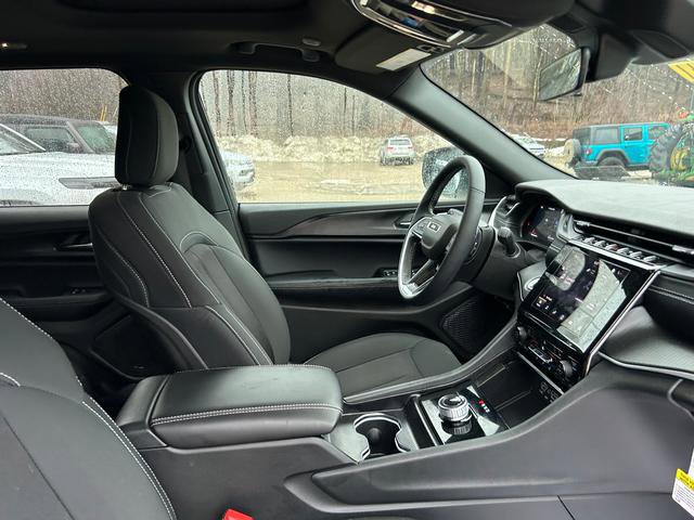 New 2025 Jeep Grand Cherokee Laredo X w/ Luxury Tech Group I image 23