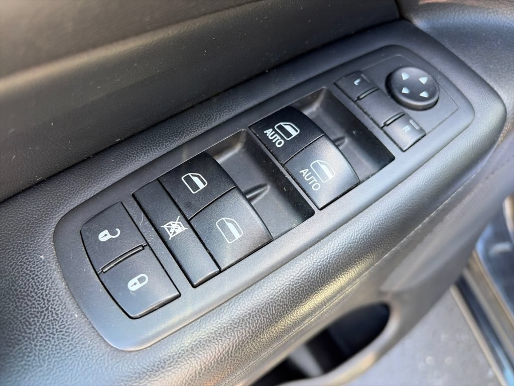 Used 2018 Jeep Grand Cherokee Altitude AWD/4WD image 19