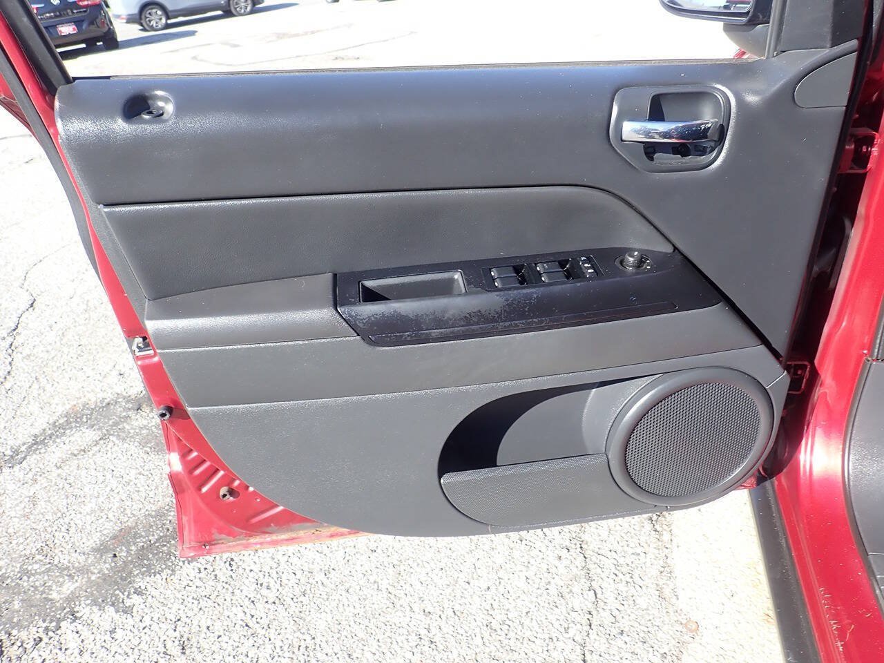 Used 2013 Jeep Compass Sport FWD image 7