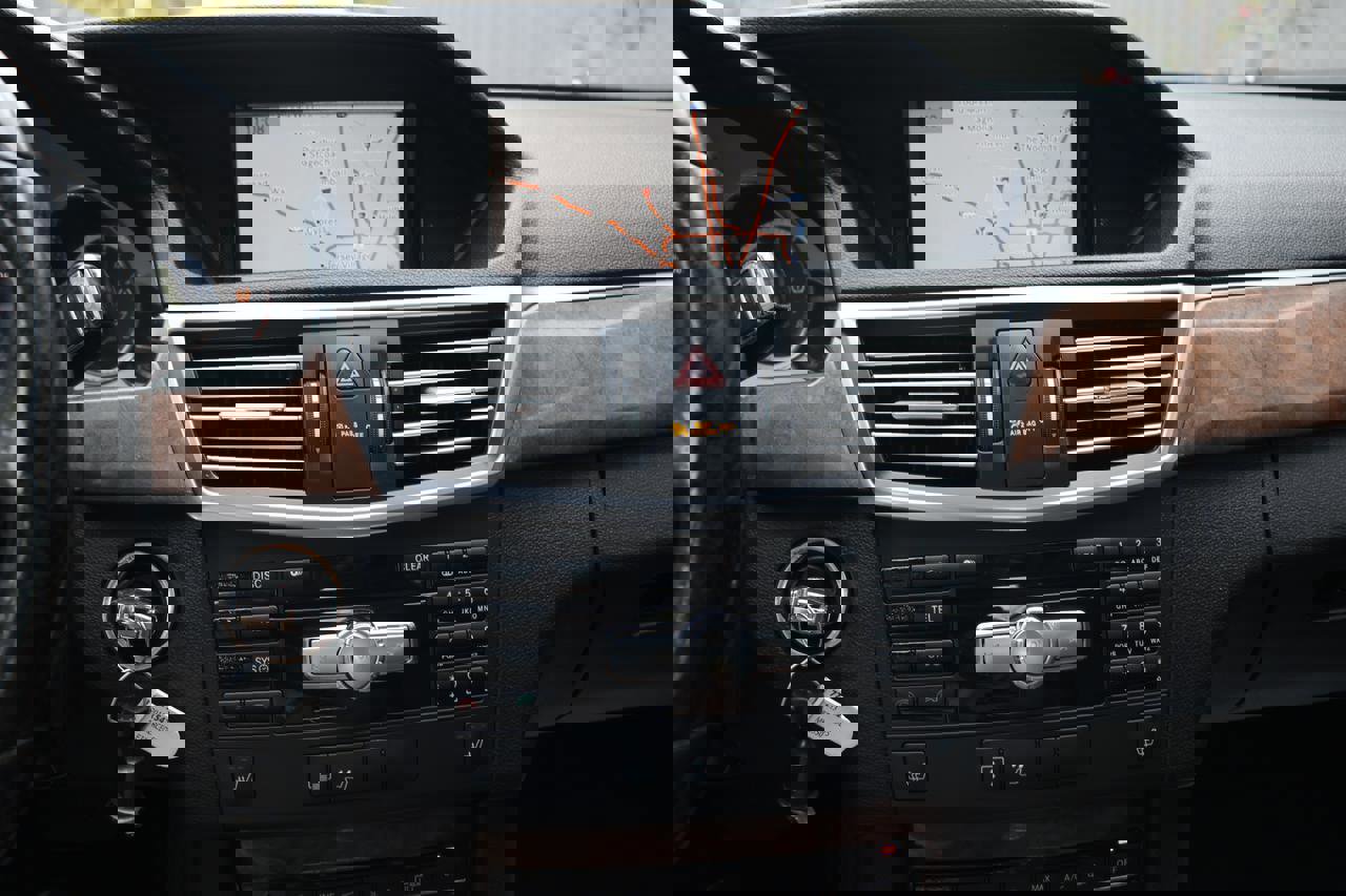 Used 2013 Mercedes-Benz E 350 Sedan image 30