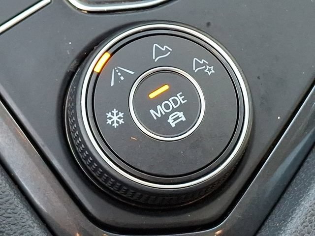 Used 2020 Volkswagen Tiguan SE AWD/4WD image 26