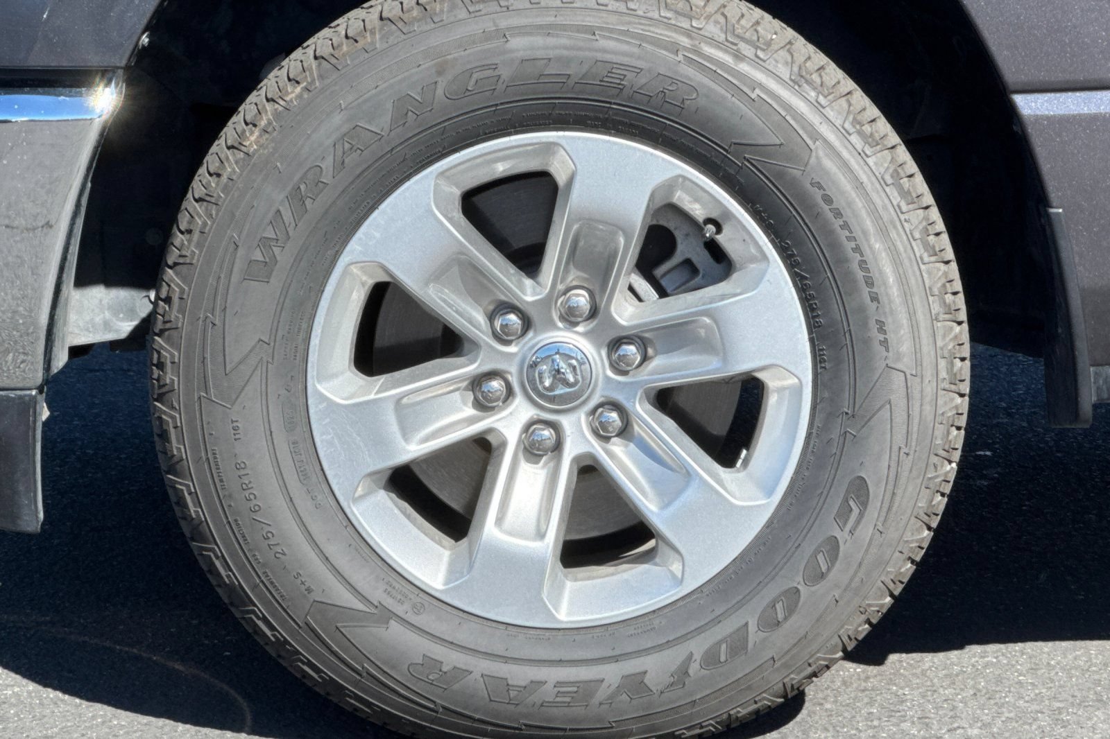 Used 2024 RAM 1500 Laramie AWD/4WD image 40