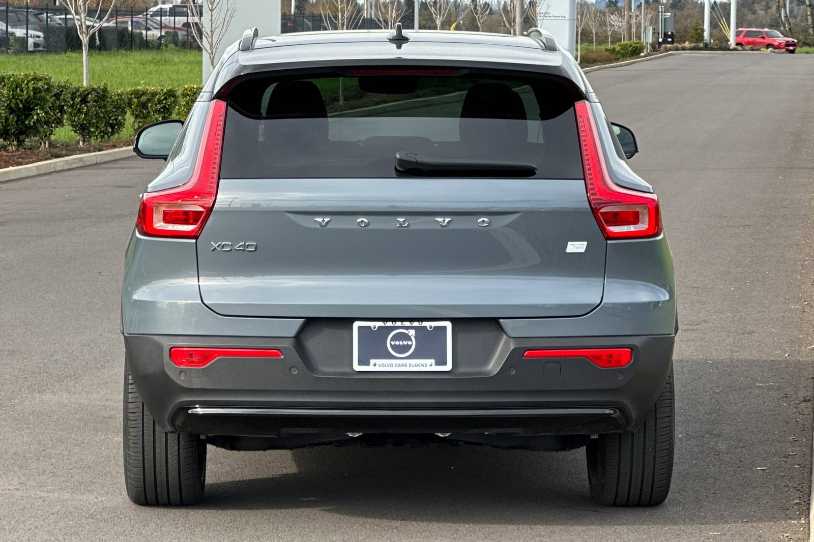 Used 2023 Volvo XC40 Recharge Ultimate image 4