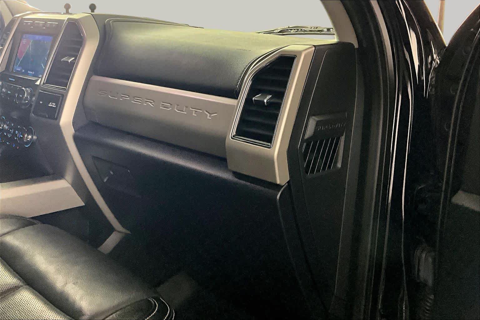 Used 2021 Ford F350 Lariat w/ Lariat Value Package AWD/4WD image 17