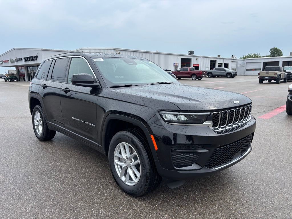 New 2025 Jeep Grand Cherokee Laredo X w/ Luxury Tech Group I image 5