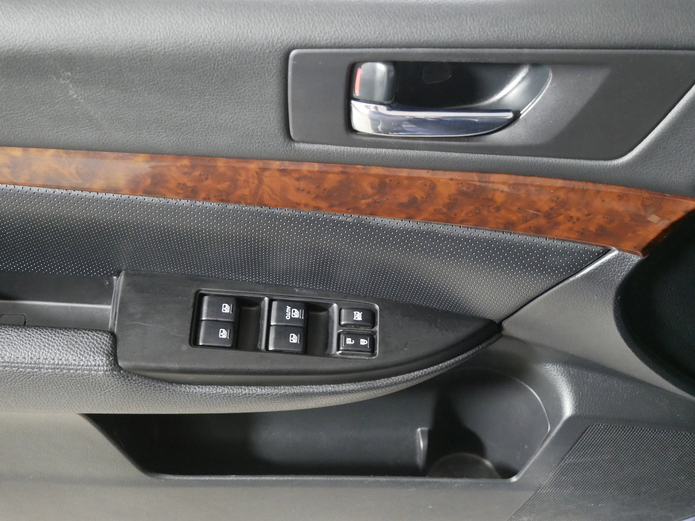 Used 2014 Subaru Legacy 2.5i Limited w/ Moonroof Package image 19