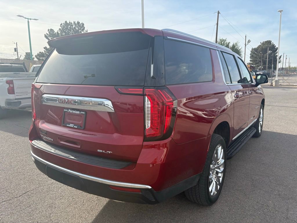 Used 2024 GMC Yukon XL SLT w/ SLT Luxury Package image 4