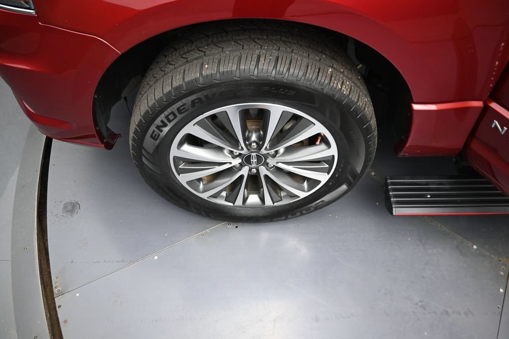 Used 2017 Lincoln Navigator Select AWD/4WD image 40