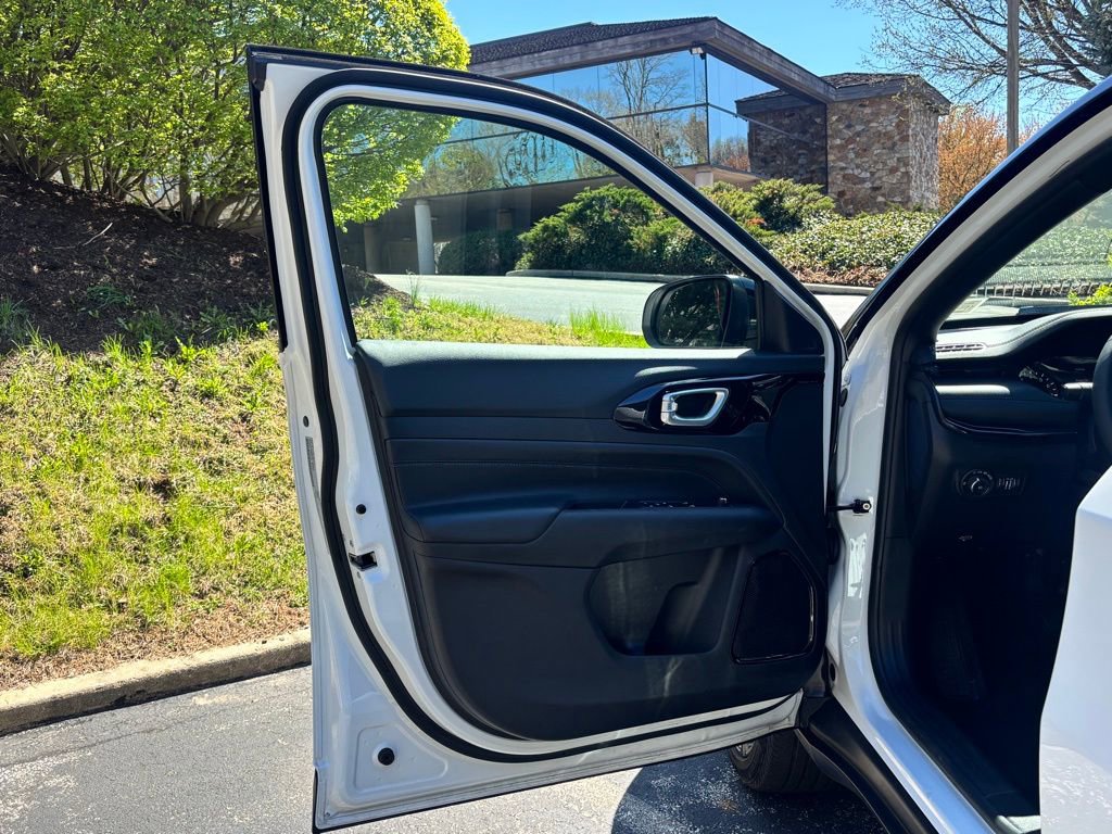 Used 2026 Jeep Compass Limited image 9