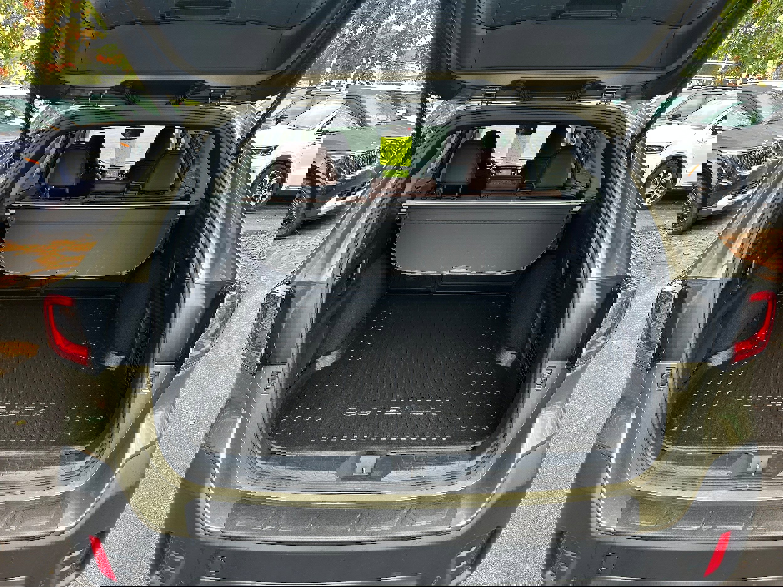 Used 2020 Subaru Outback Touring w/ Popular Package #2 image 10