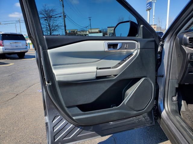 Used 2023 Ford Explorer XLT w/ Equipment Group 202A AWD/4WD image 10