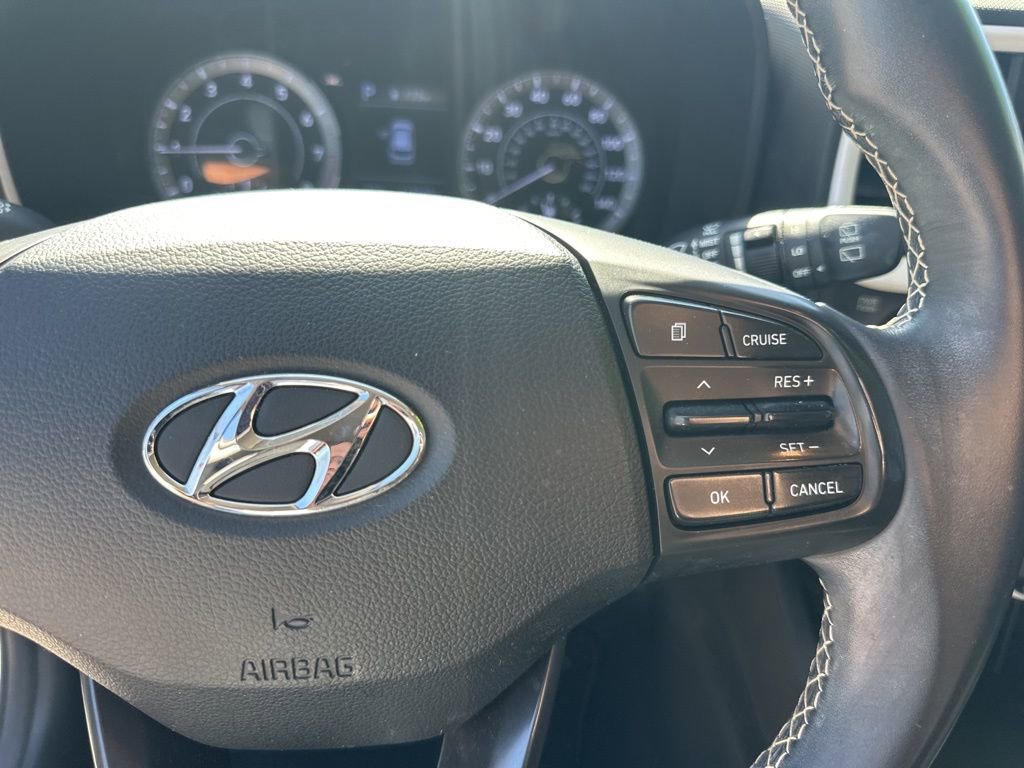 Used 2022 Hyundai Venue Limited w/ Cargo Package image 14