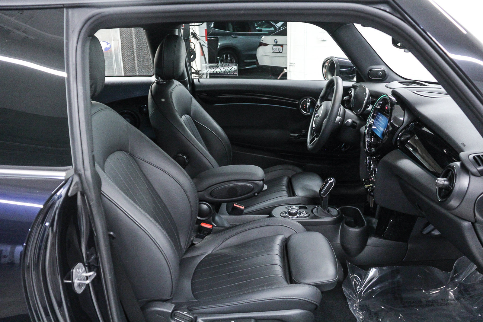 Certified 2024 MINI Cooper SE FWD image 18