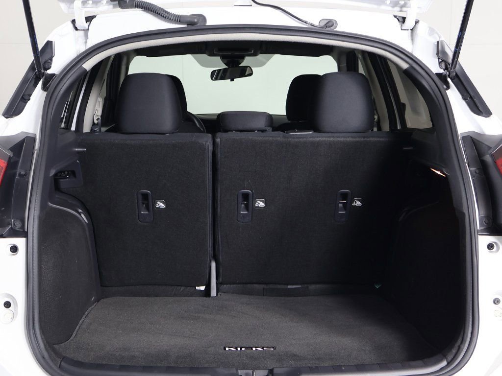Used 2023 Nissan Kicks S image 17