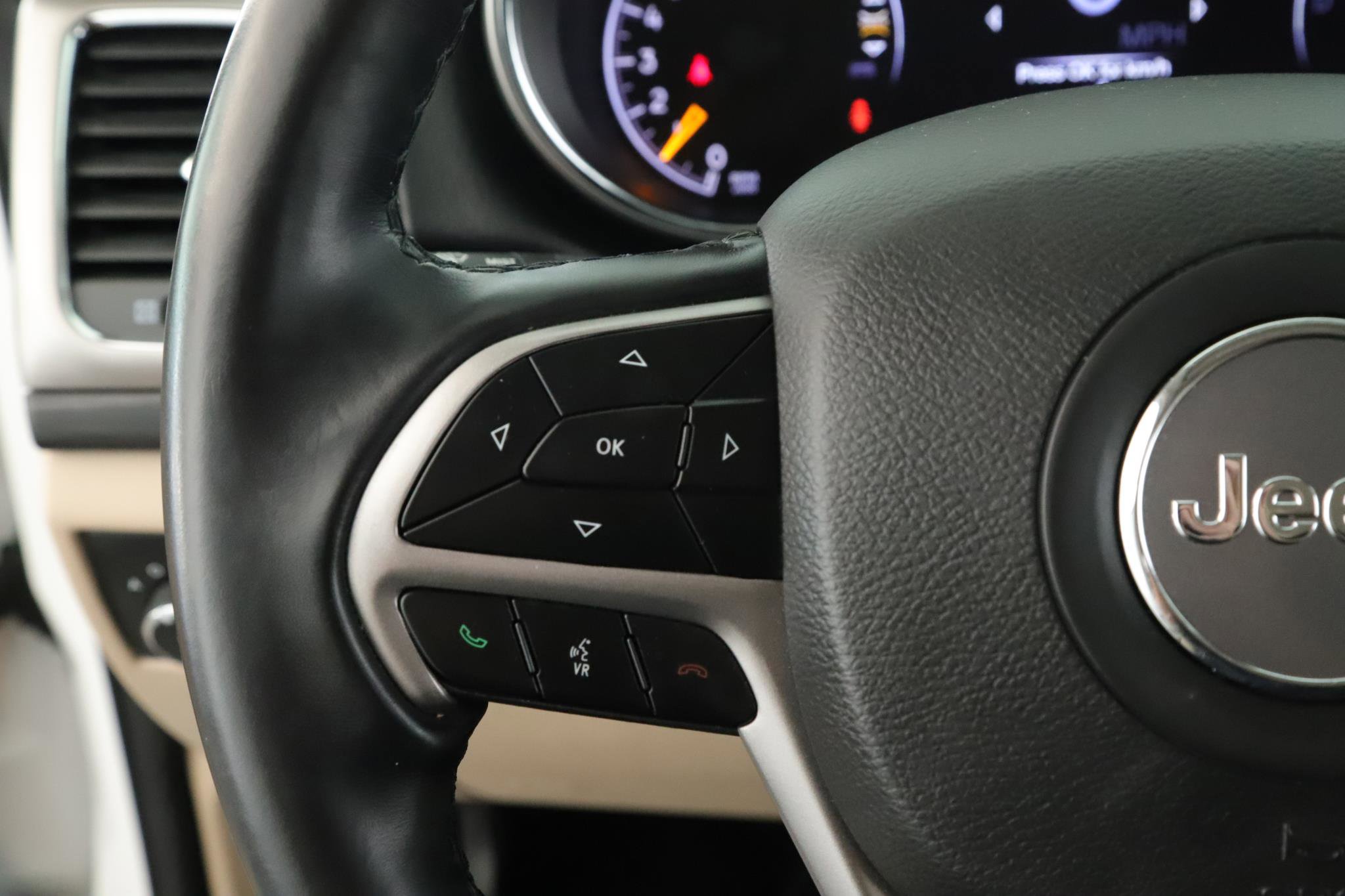 Used 2022 Jeep Grand Cherokee Laredo E image 9