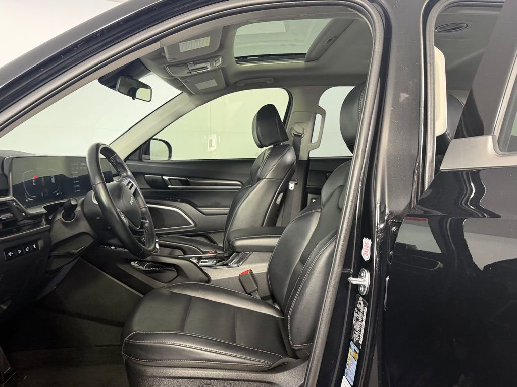 Used 2025 Kia Telluride S image 20