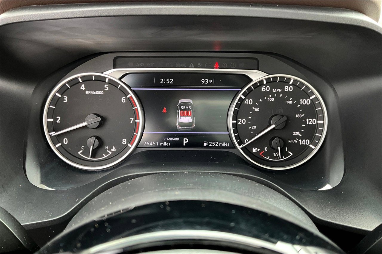 Used 2023 Nissan Rogue SL w/ SL Premium Package image 13