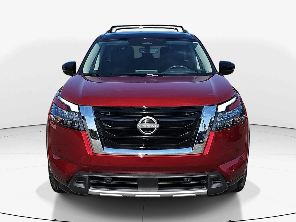 Used 2025 Nissan Pathfinder SL FWD image 12