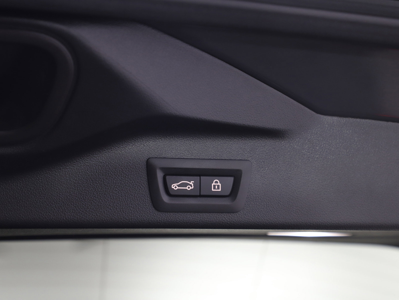 Used 2022 BMW X5 M50i image 11