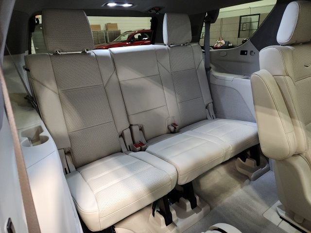 Used 2023 Cadillac Escalade Premium Luxury Platinum AWD/4WD image 33