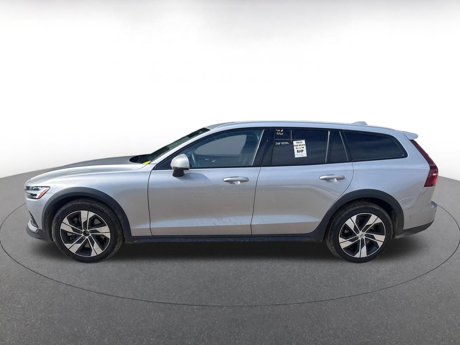 Used 2025 Volvo V60 B5 Cross Country Plus AWD/4WD image 11