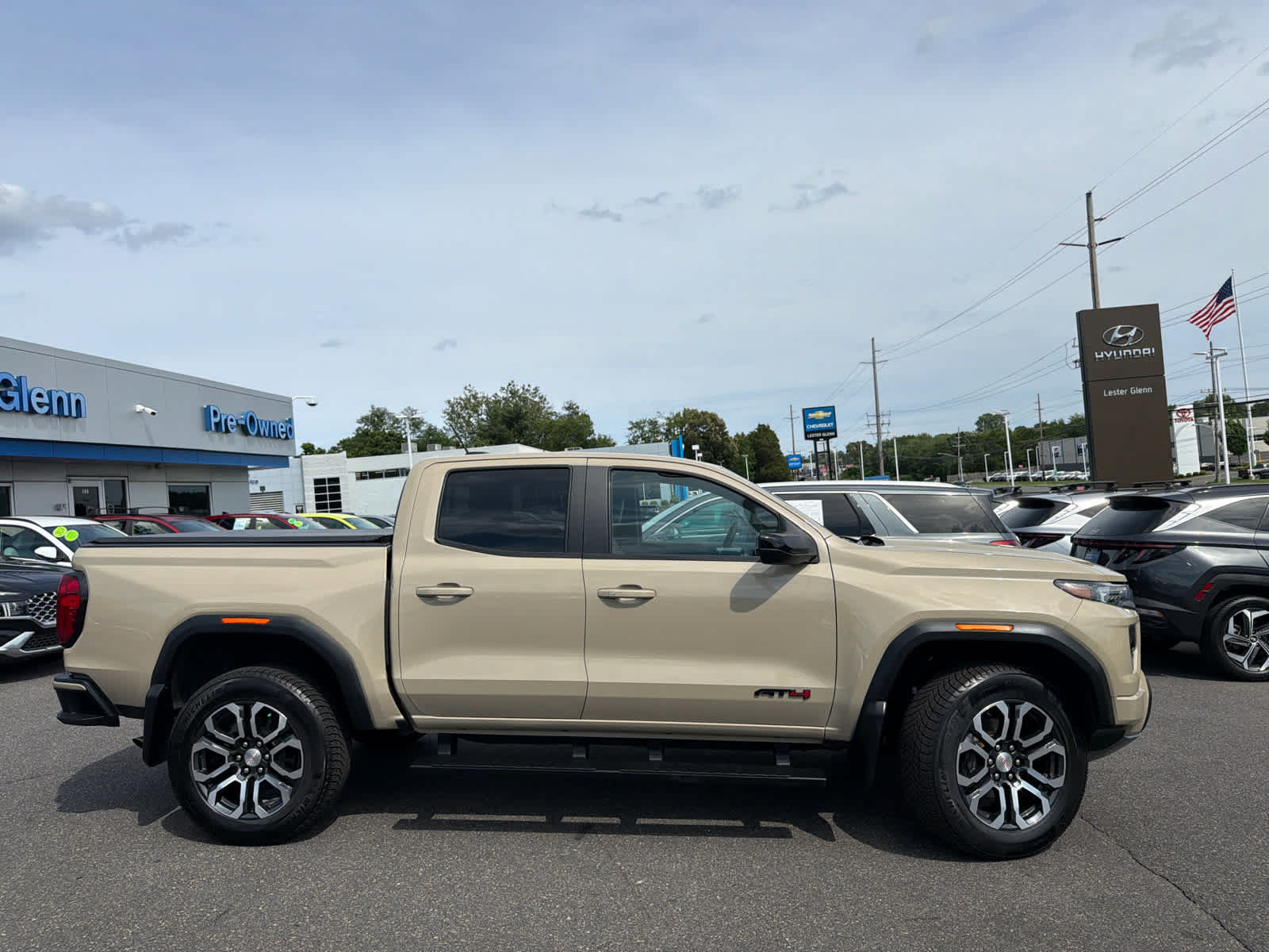Certified 2024 GMC Canyon AT4 AWD/4WD image 3