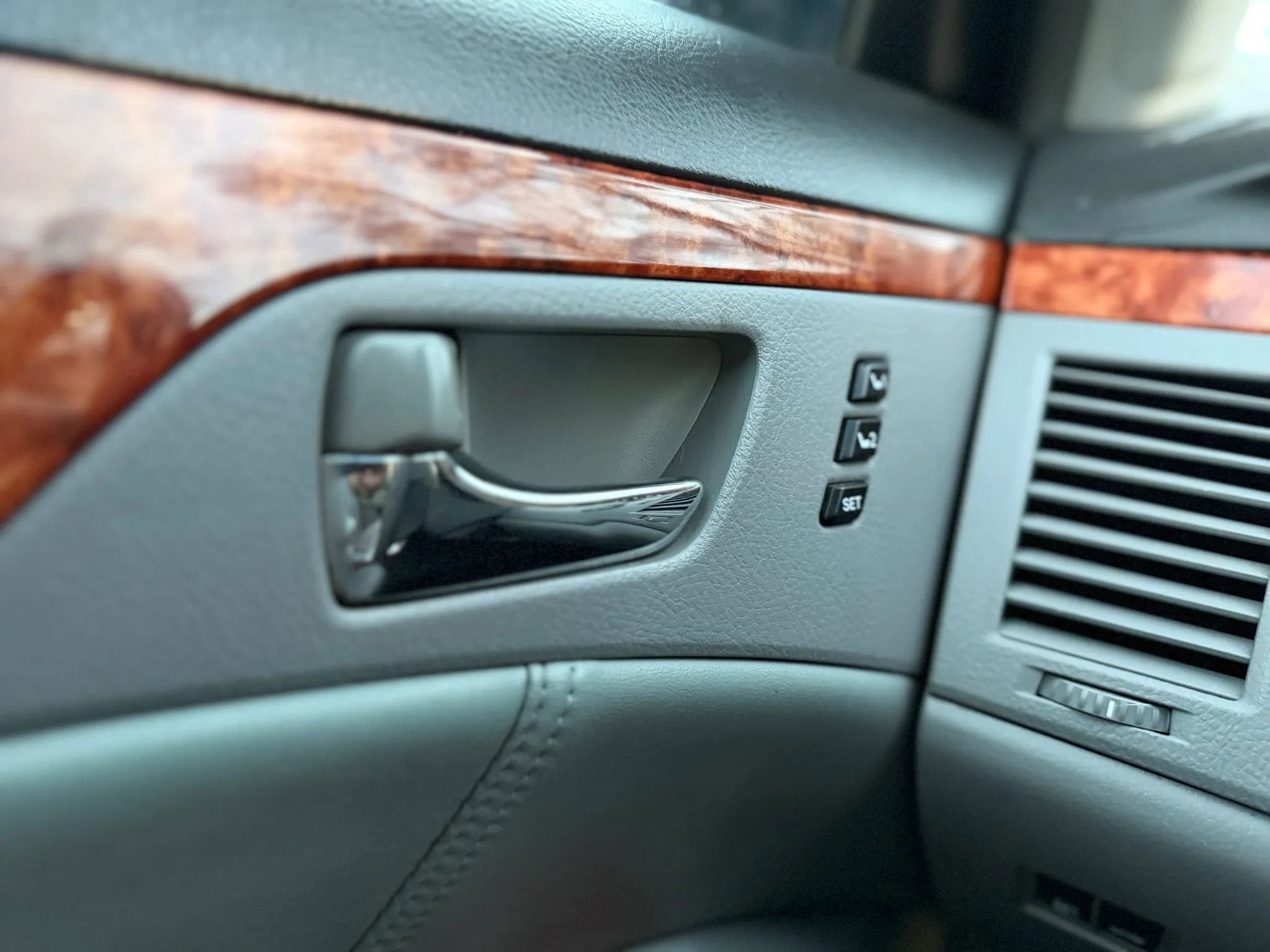 Used 2007 Toyota Avalon Limited FWD image 38