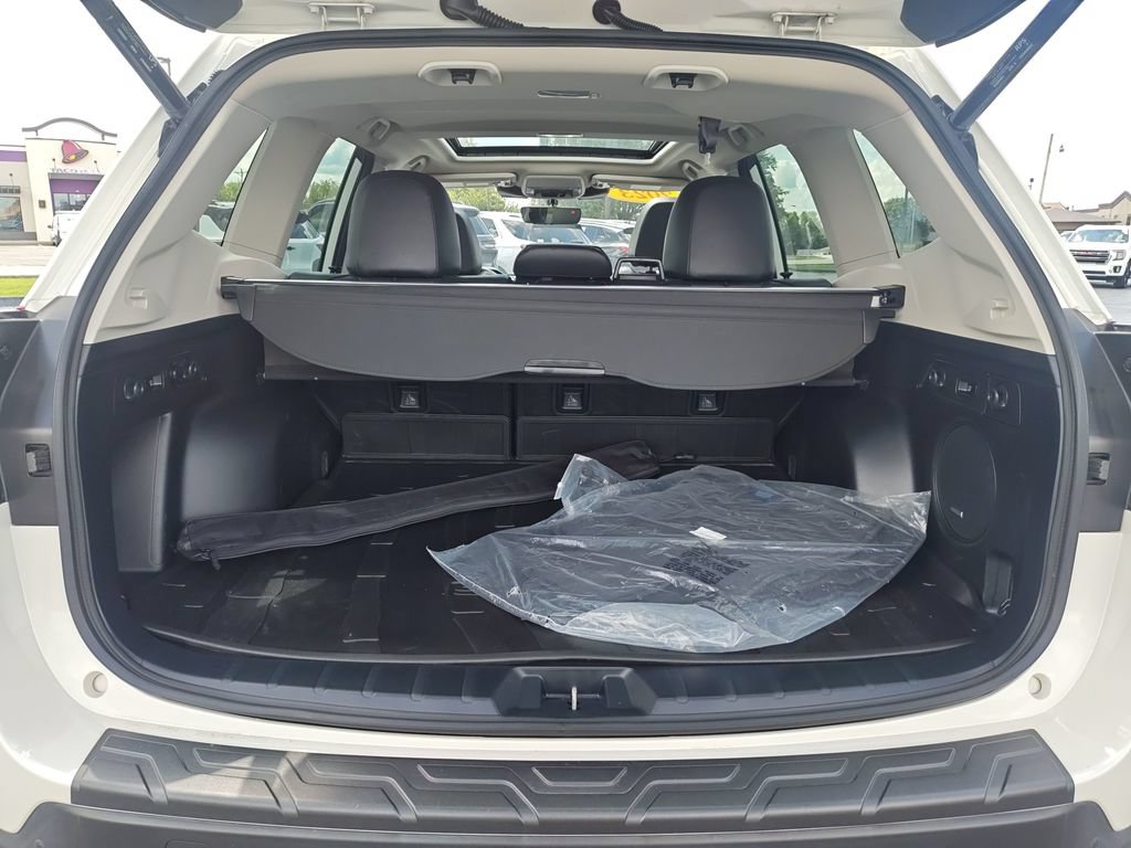 Used 2023 Subaru Forester Limited AWD/4WD image 9