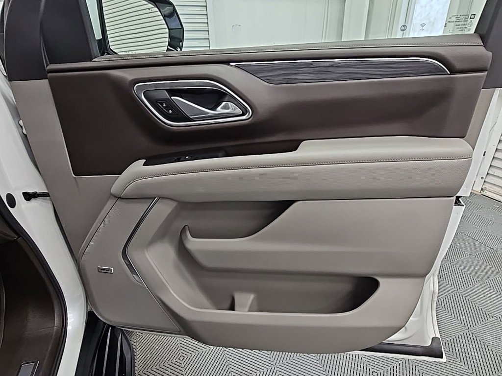Used 2021 GMC Yukon XL SLT w/ SLT Premium Package image 48