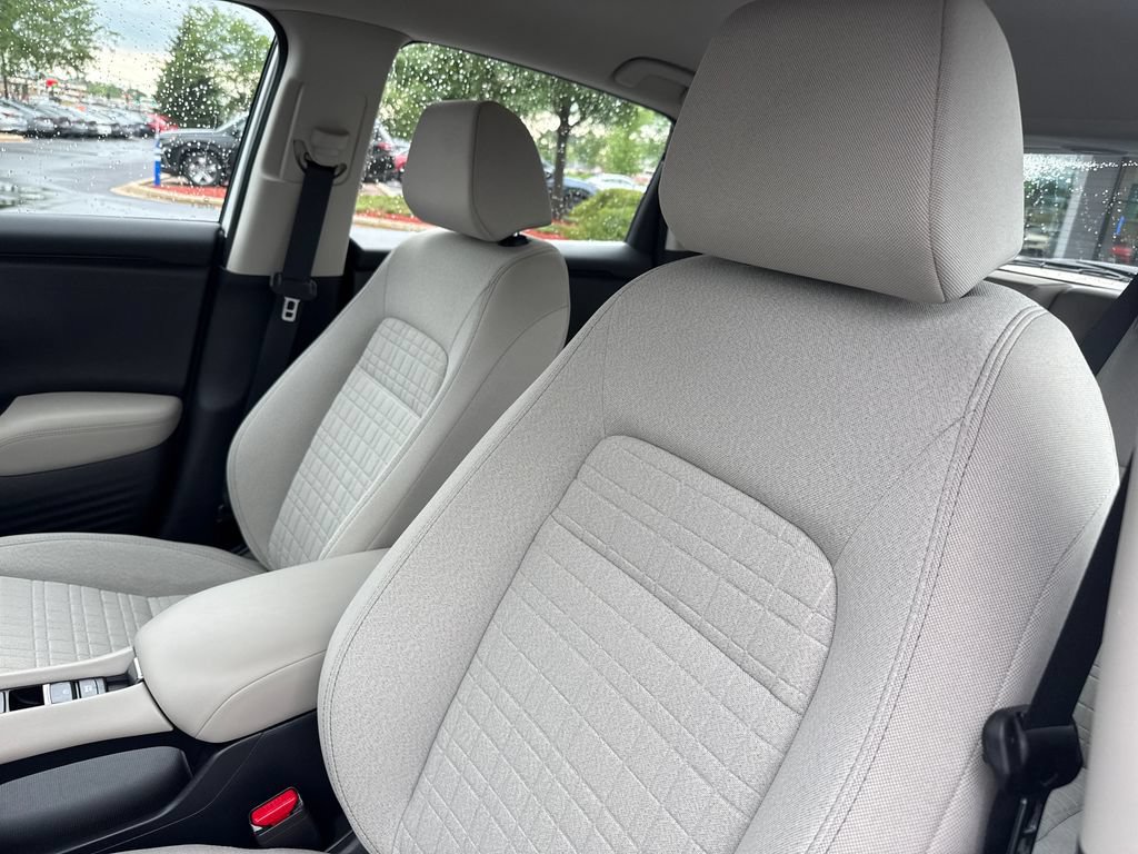 Certified 2025 Honda HR-V LX image 12