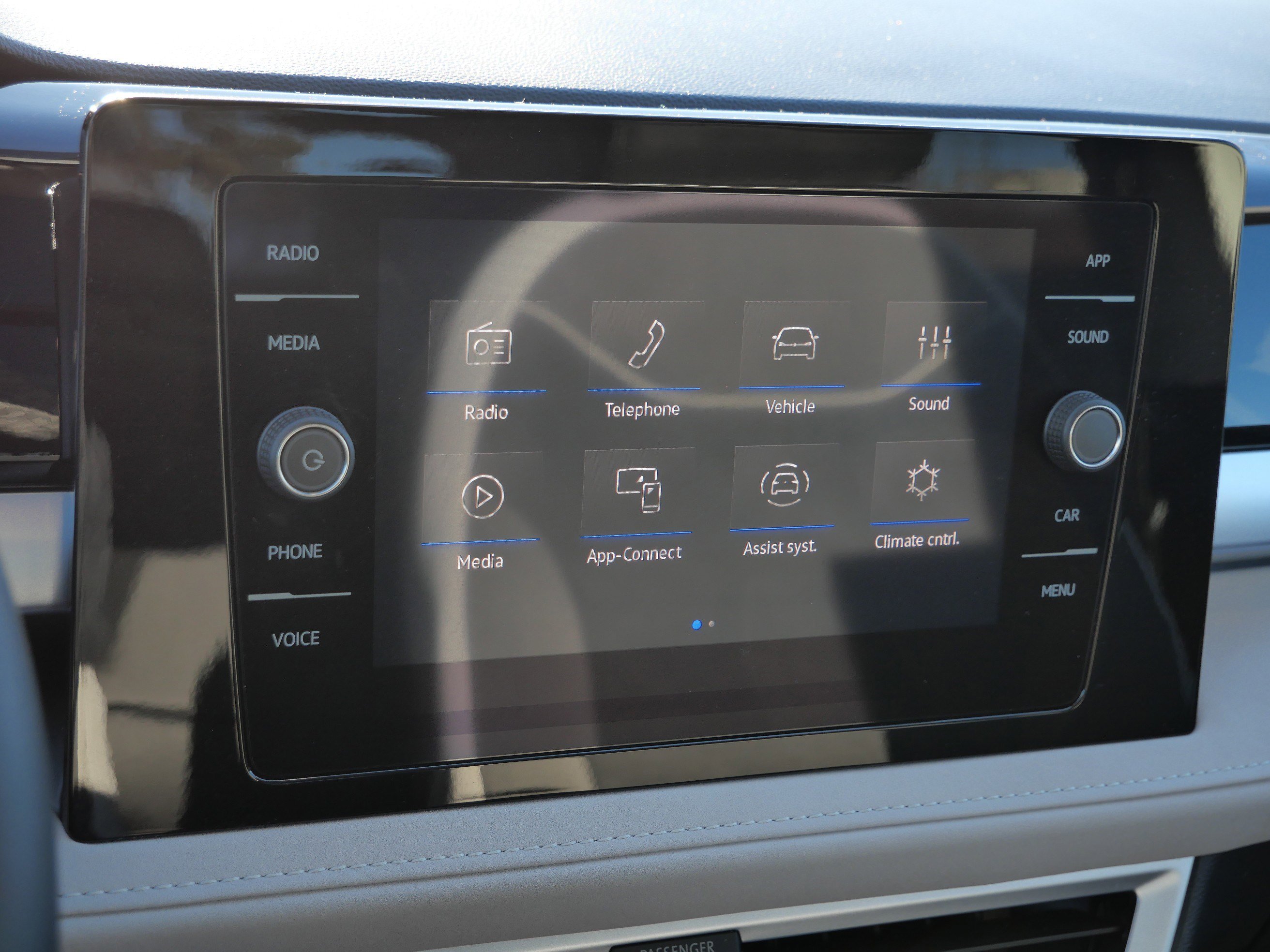 Certified 2025 Volkswagen Taos SE image 23