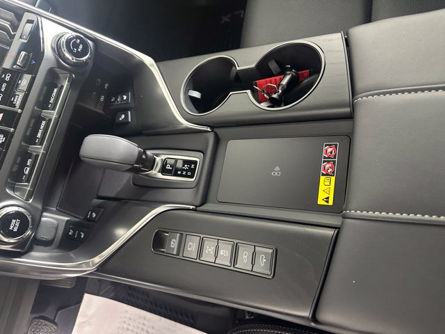 Used 2025 Lexus LX 700h Luxury AWD/4WD image 20