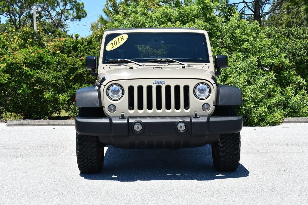 Used 2018 Jeep Wrangler Unlimited Rubicon w/ Connectivity Group AWD/4WD image 9